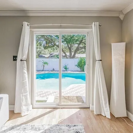 Tropical Retreat - Luxury Pool And Life Size Games Vila